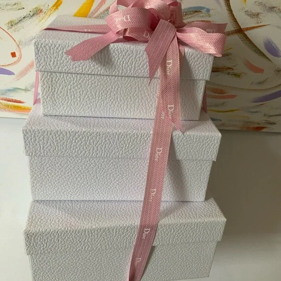 DIOR Nest of 3 Empty Boxes with a Pink Ribbon - Picture 3 of 14